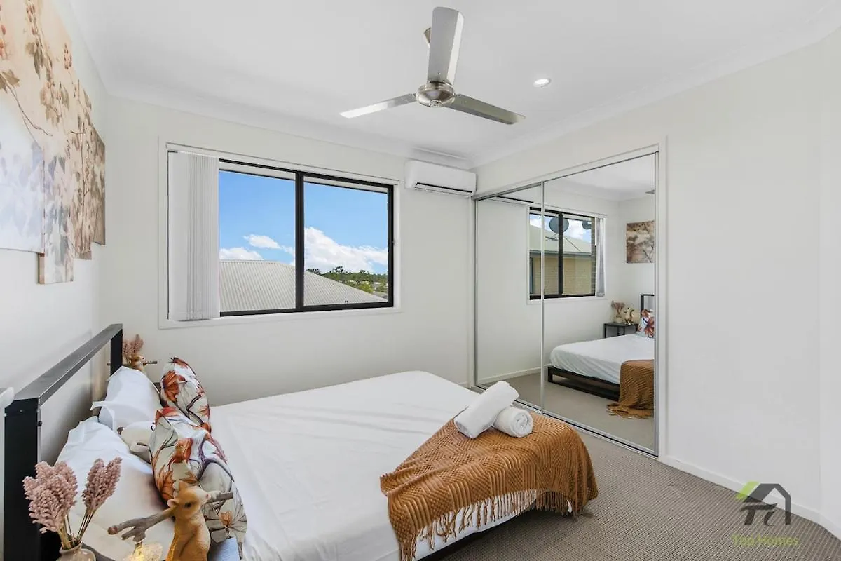 Forest Castle In A Quiet Single-Story House In Coomera Gold Coast 0*,  Australia
