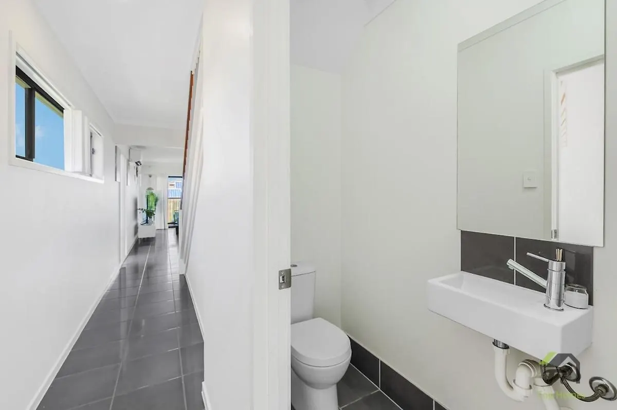 Forest Castle In A Quiet Single-Story House In Coomera Gold Coast 0*,  Australia